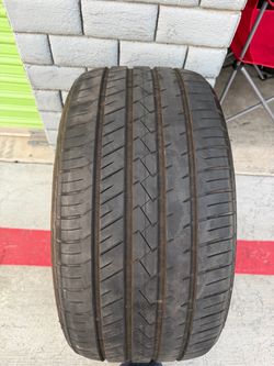 305/35/22 used tire