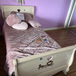 Free - Kids Pink Bedroom Set - Free