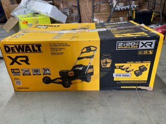 DEWALT 21 in. Self Propelled Lawn Mower