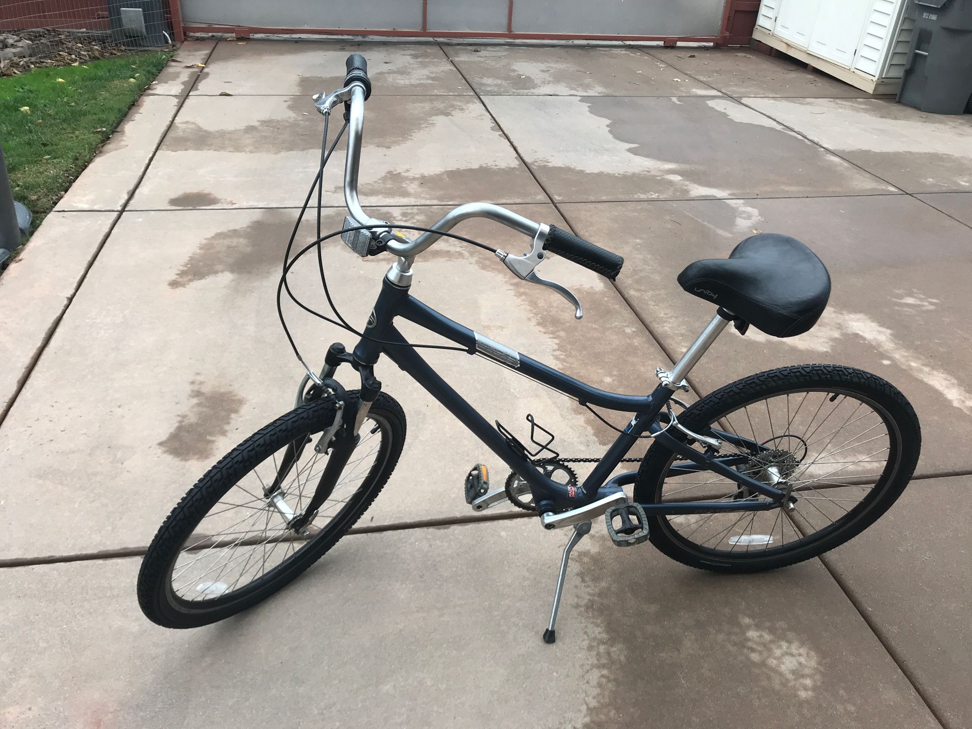 Suede by Giant hybrid road/cruiser Bike 7 speed for Sale in West