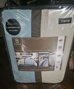 Twin size duvet set for sale