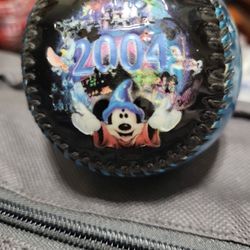 Walt Disneyland 2004 Gloss Black & Blue Metallic Souvenir baseball Ball