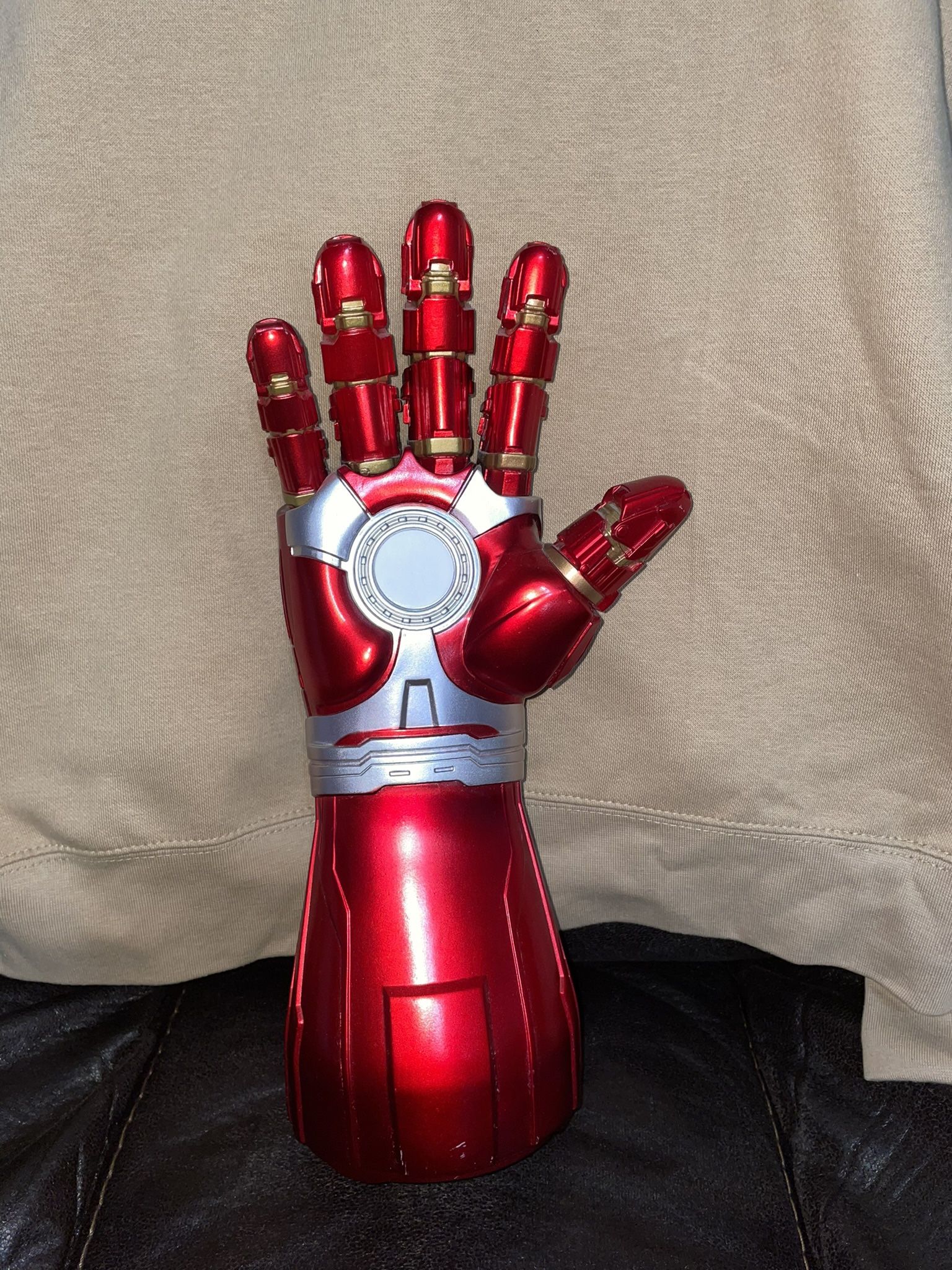 Avengers End Game Ironman Hand