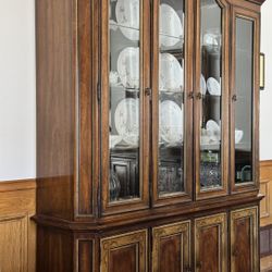 Beautiful Heritage Wood China Cabinet / Hutch with Lights – $200