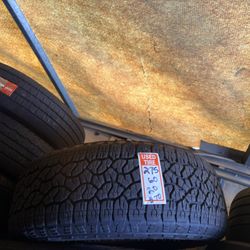 275/60/20 One Tire Good Condition 