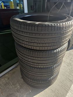 Brand new pirelli scorpion Verde all season, 285/45/22