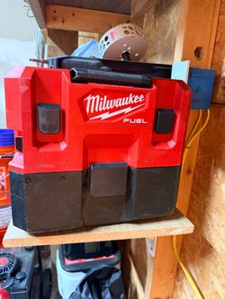 Milwaukee vacuum.