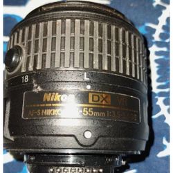 Nikon Af-p DX Nikkor 18-55mm F/3.5-5.6g VR Zoom Lens With 2 Caps