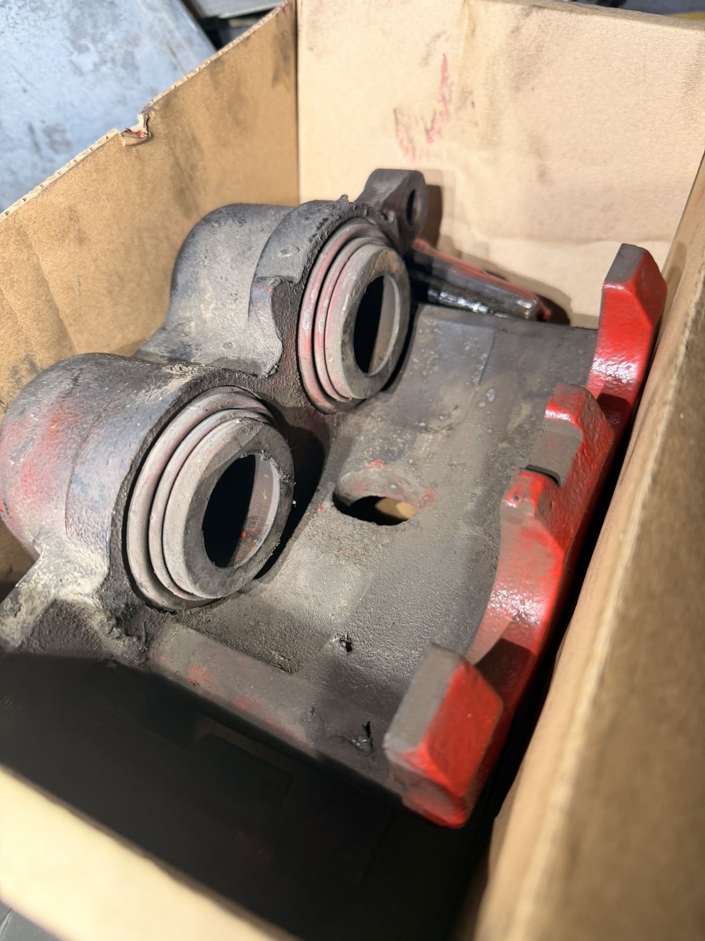 GM I think Front Brake Caliper 06 Duramax