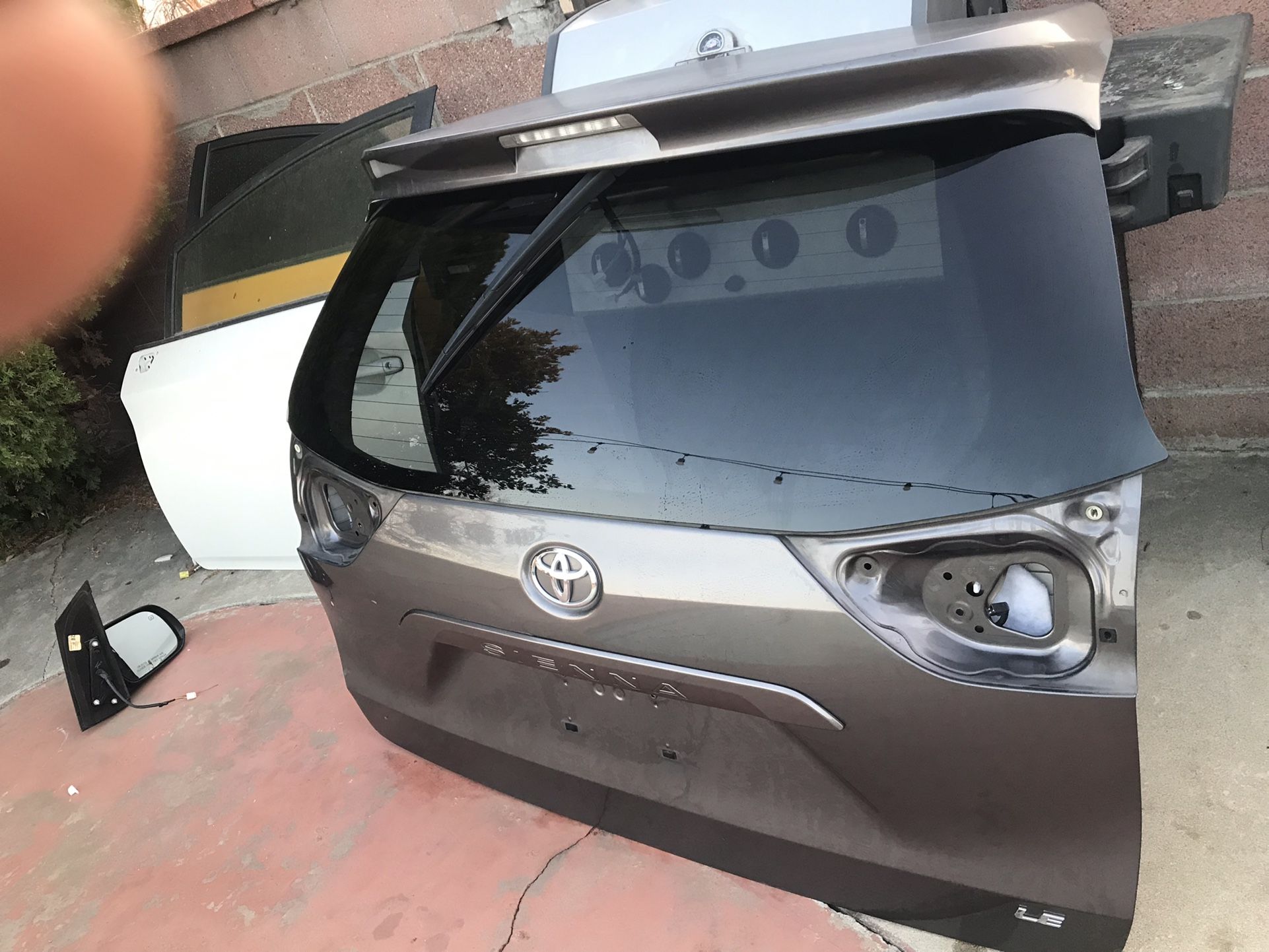 2011-2020 Toyota Sienna Liftgate Trunk