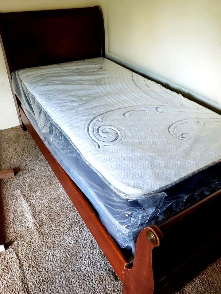 NEW TWIN MATTRESS. Bed frame is not available. Take it home the same day 👍