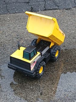 Tonka Mighty Dump Truck