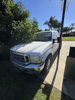 2003 Ford F20 Parting Out