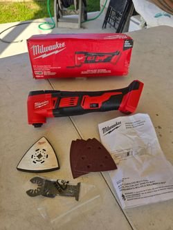 🔥$100 PRICE IS FIRM🔥 Milwaukee M18 18V Lithium-Ion Cordless Oscillating Multi-Tool (Tool-Only)