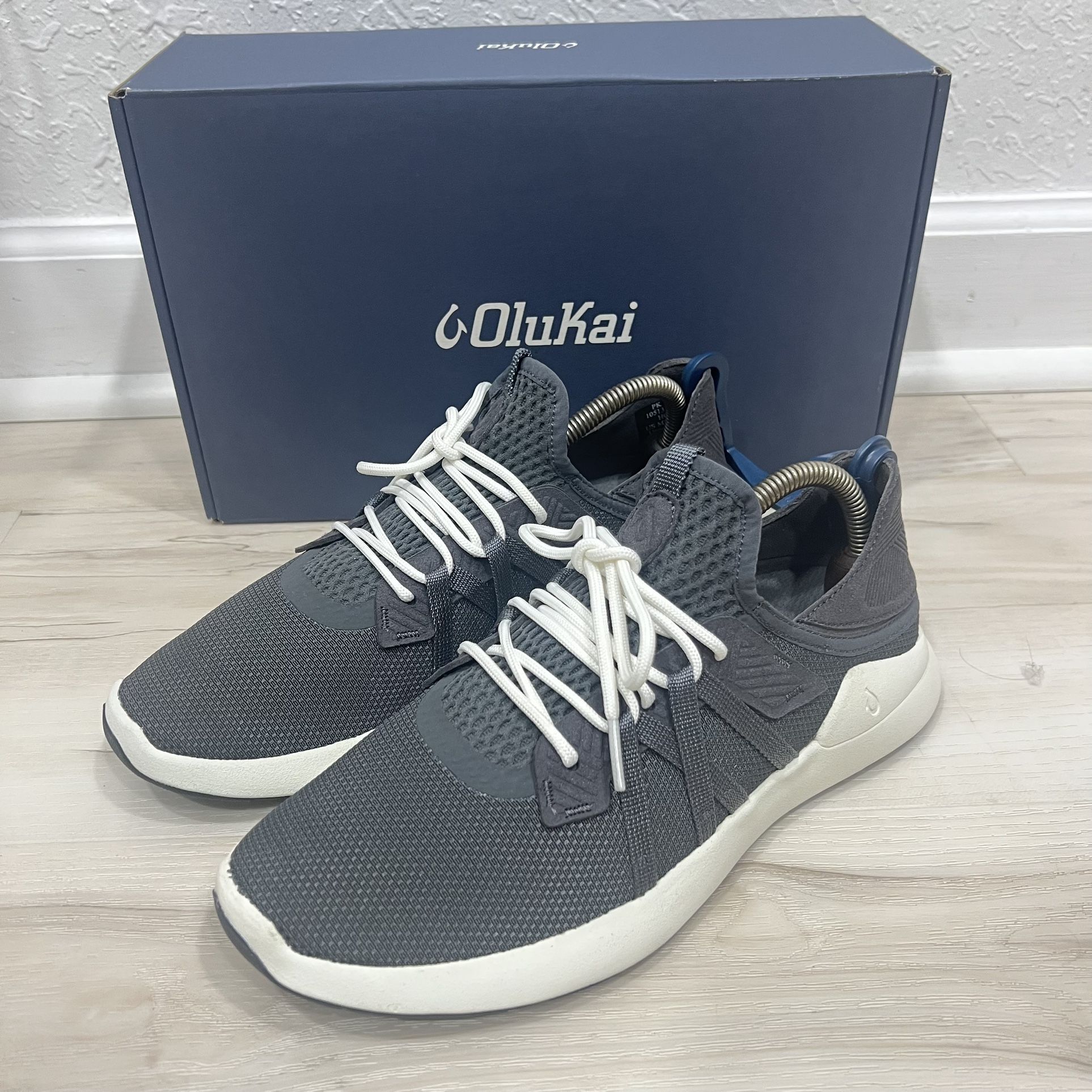 OLUKAI Holo Sneaker Men's Size US 8 Dark Shadow Shoes NEW with Box