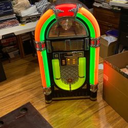 crosley jukebox cd player cr 12 10 With Stand 