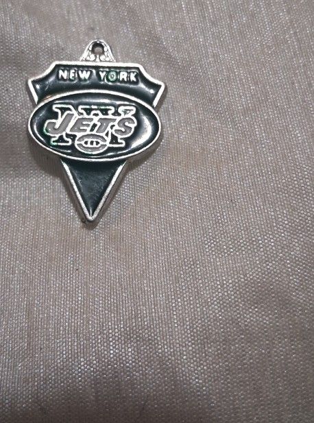 Jets Pendant