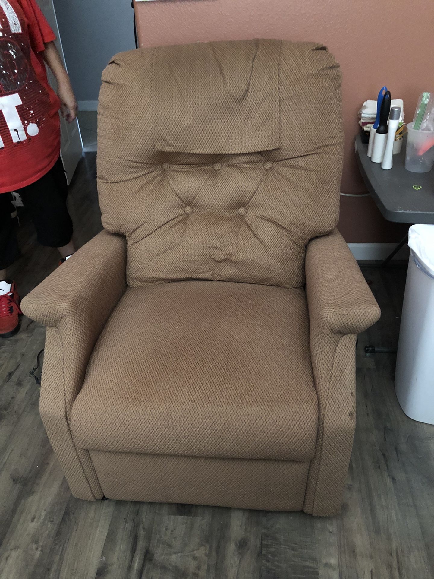 Small Lift Chair for Sale in Alta Loma, CA OfferUp