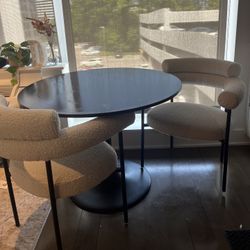 Black Round Table And Chairs 