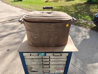 Antique Copper Boiler Wash Tub with Lid