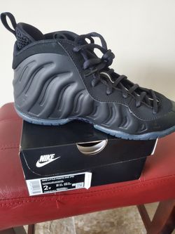 Kids foams brand new size 2y