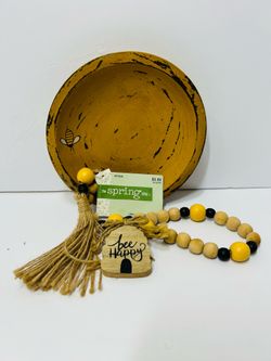 Woden bee decor