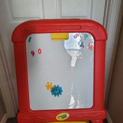 Crayola Creative Fun Easel, Magnetic Dry Erase & Chalk Board