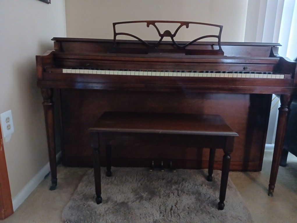 Piano Cherry Wood