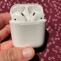 2nd Gen Apple AirPods 