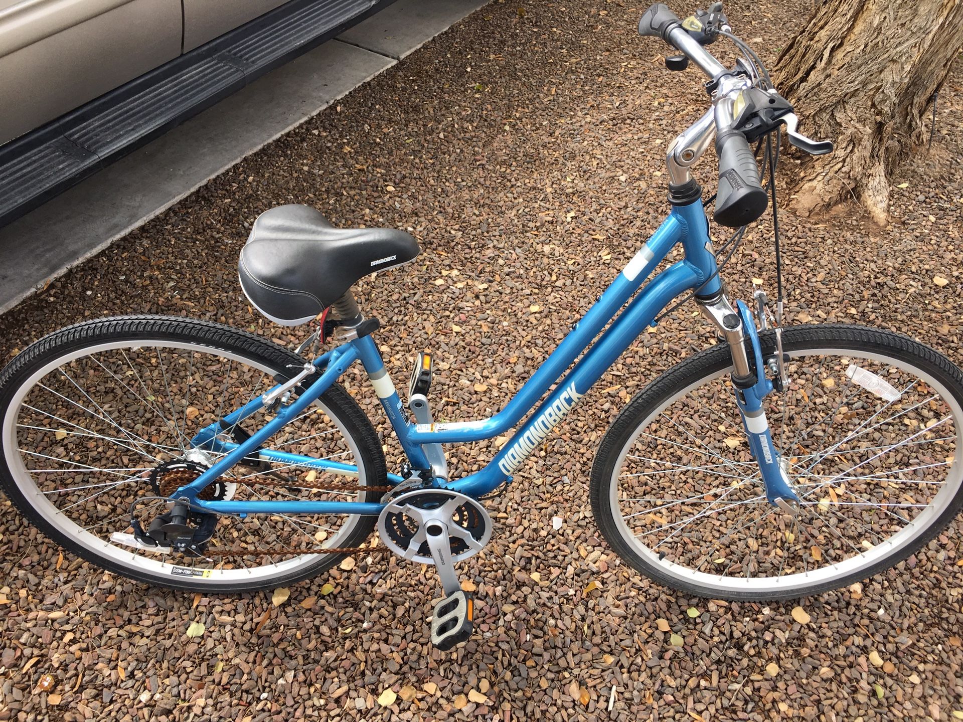 Diamondback Maravista Womens Hybrid Bike, Medium for Sale in Gilbert