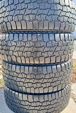 275/60/20 vendo Set de Tires en buenas condiciones de vida las 4