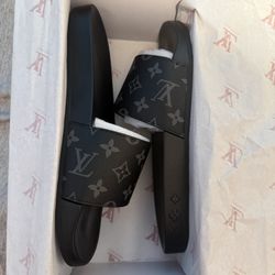 Louis Vuitton Slides Size 11