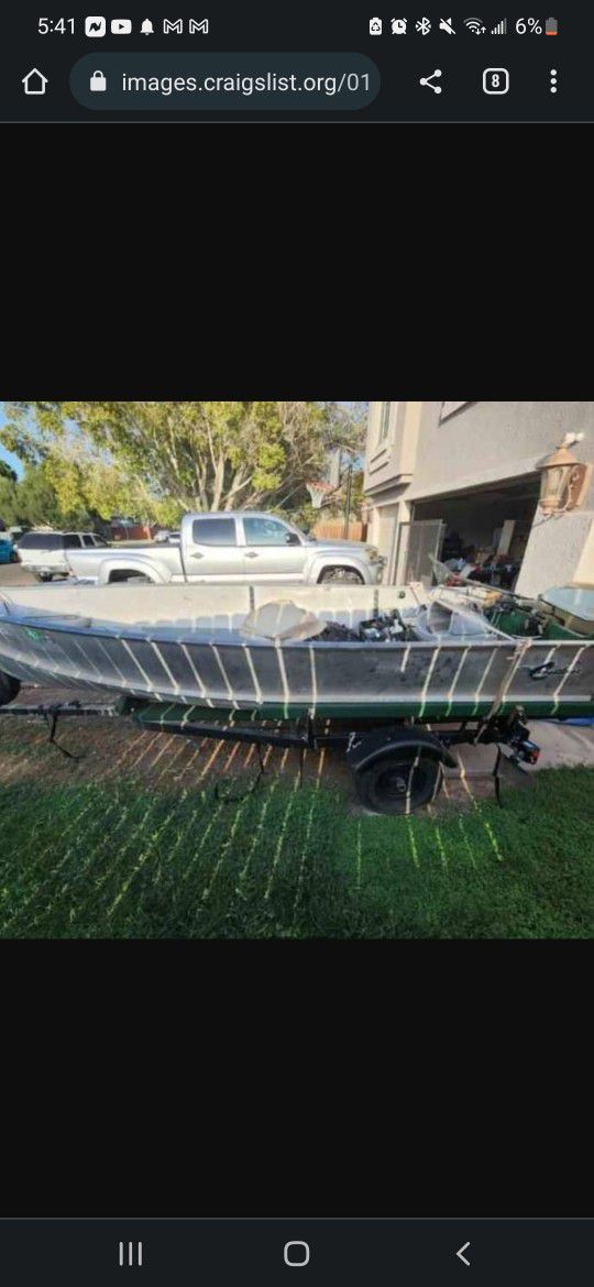 Aluminum fishing boat

