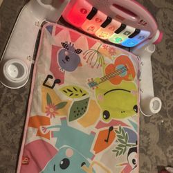 Fisher Price Glow & Grow Kick Play Piano