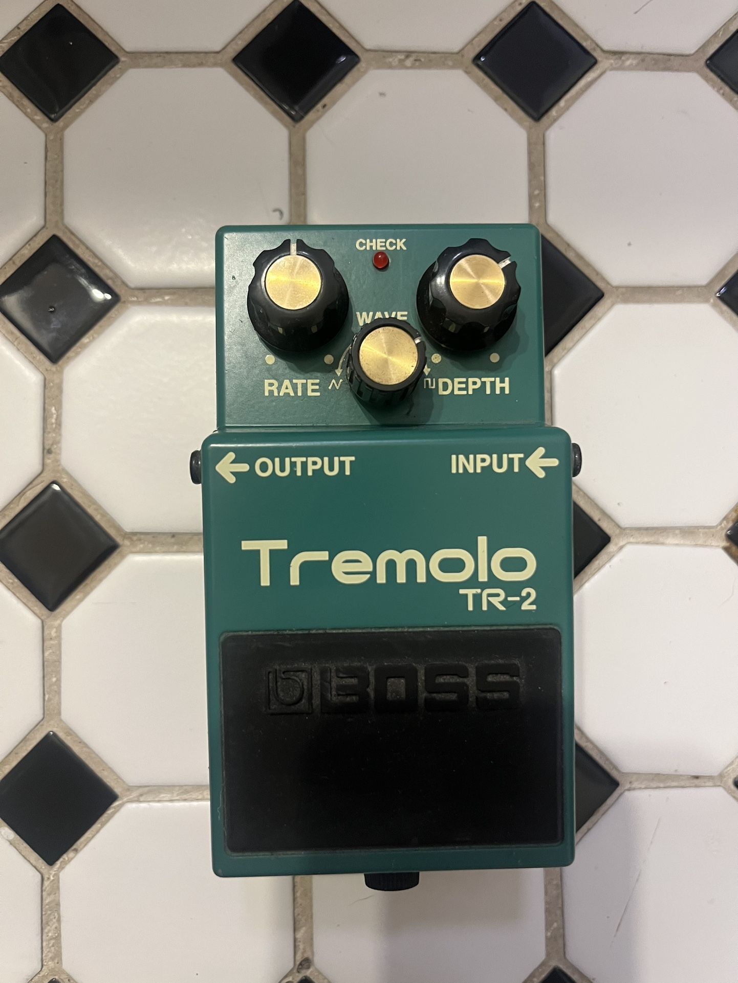Boss Tr-2 Tremolo Effects Pedal