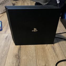 PS4Pro 1TB 2 Controllers With Charger