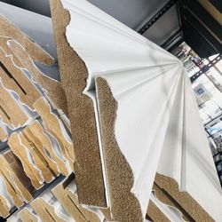 MDF baseboard 5’ $0,93 / Molduras