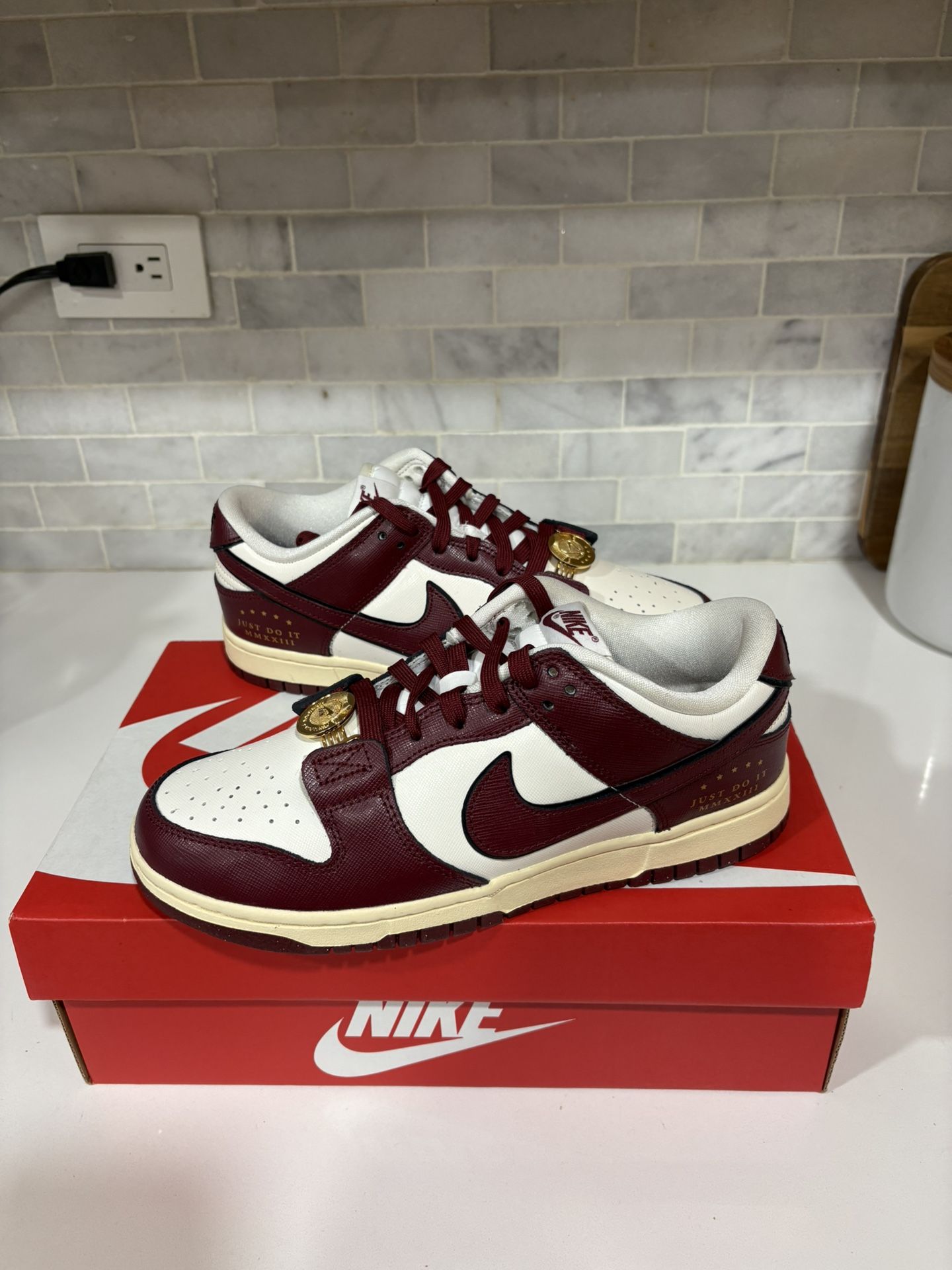 Nike Dunk Low “Sisterhood” Size: 8.5