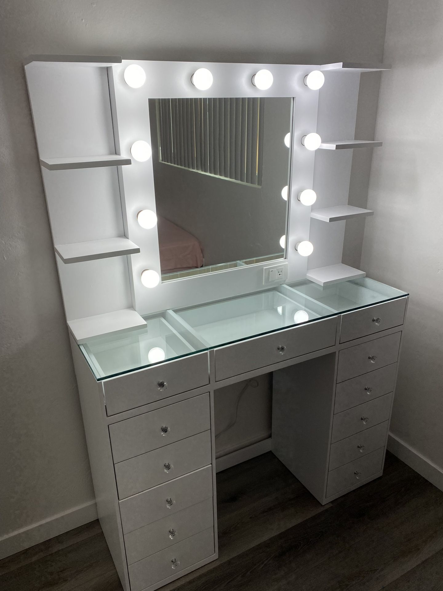 Vanity Room — Vanity table, Mirror & shelves 