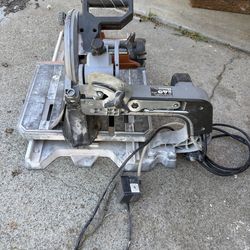 Tile cutter