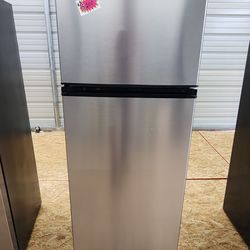 NEW Vissani
7.2 cu. ft. Top Freezer Bottom Refrigerator in Fingerprint Resistant Stainless Steel