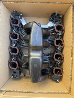 4.6 L - Intake Manifold
