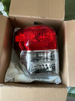 Left Side Tail Light Lamp Assembly for Toyota 4Runner 2010-2013 Chrome
