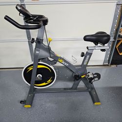 VIGBODY Indoor Exercise Stationary Bike Like New *Pick-up In Great Bridge*