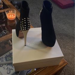 Women Boots ( New )  Number 6 