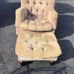 Super Comfortable Chair Good Condition With  Ottoman 