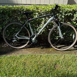 Specialized Crosstrail Hybrid Bike 700x45c Tire Size 53cm Frame Size