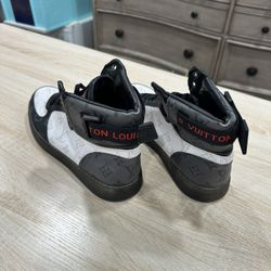 Louis Vuitton Rivoli Monogram Sneaker White Black Canvas US 11/ EUR 44