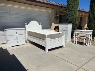 6PC Twin Bedroom Set!