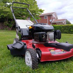Toro 22" Recycler 3-in-1 Self-Propelled (FWD) Lawn Mower